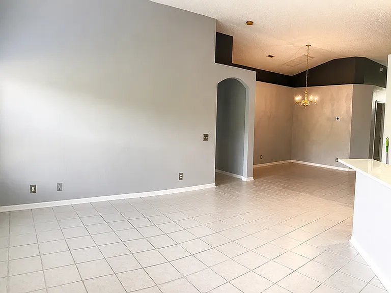 838 Addison Dr NE — Photo 7