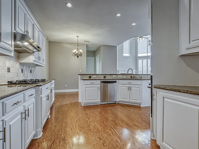 6533 Riveredge Dr — Photo 12