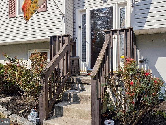 3rd image of 20 Turner St