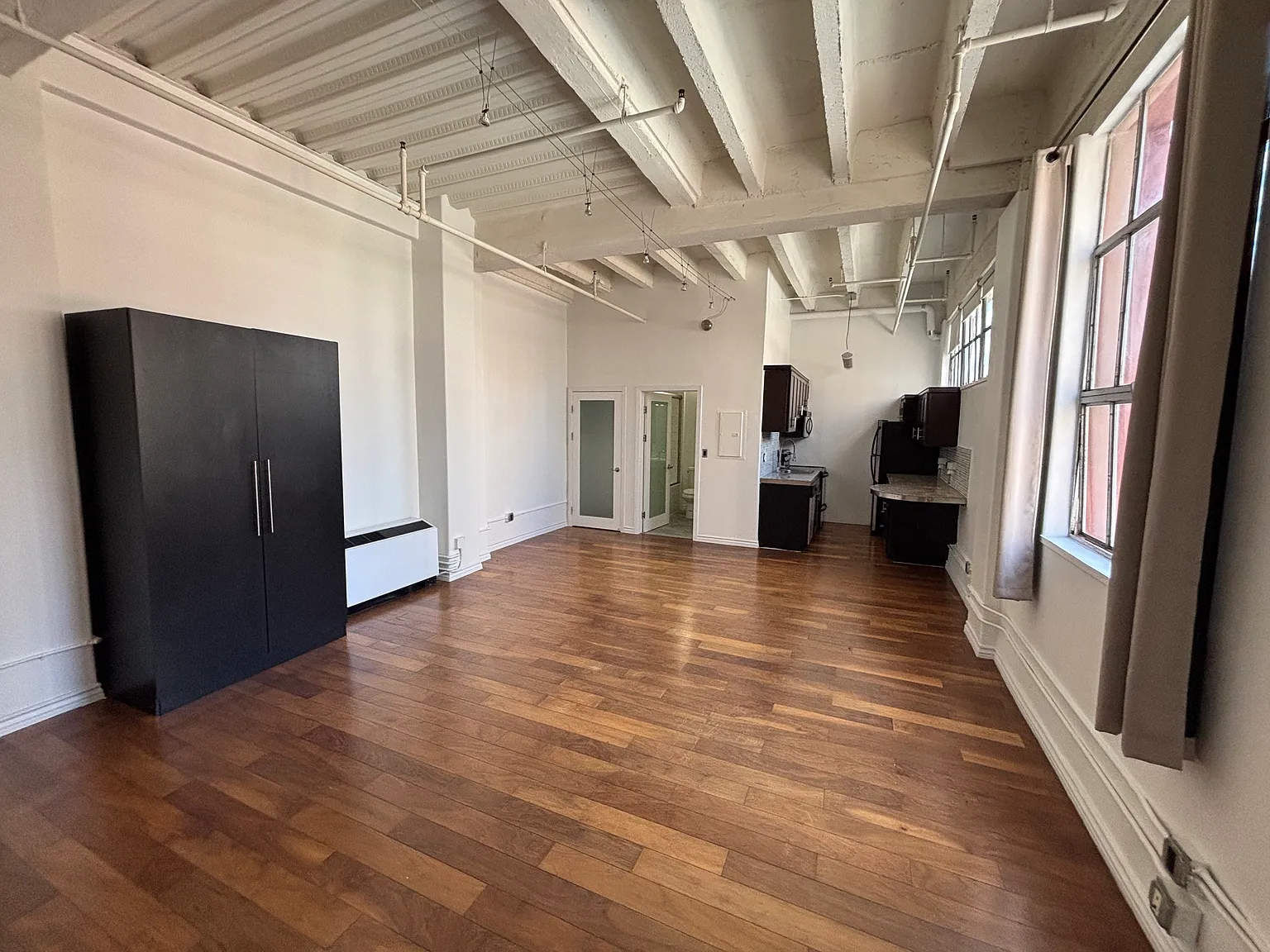 Studio, 550 sqft, $1,650 — Photo 4