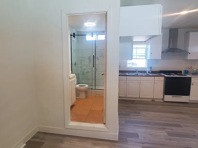 566 E Fernleaf Ave #B — Photo 2