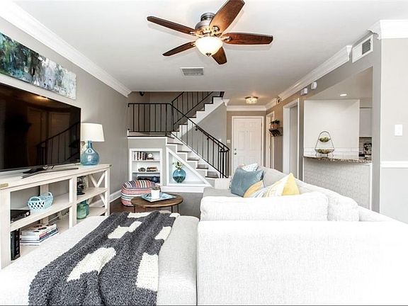 2nd image of 6980 Roswell Rd Unit B6