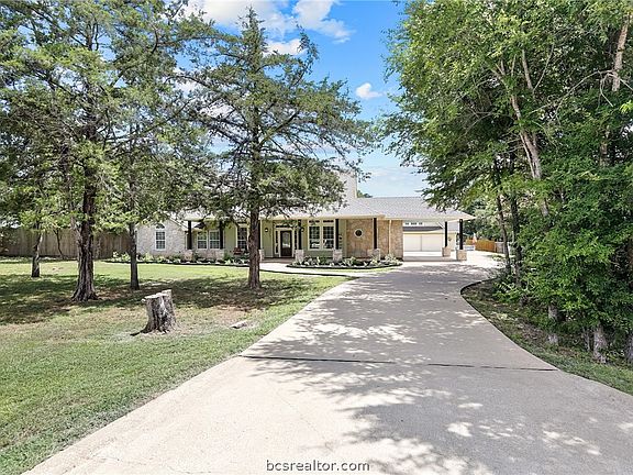 3rd image of 4825 Austins Creek Dr