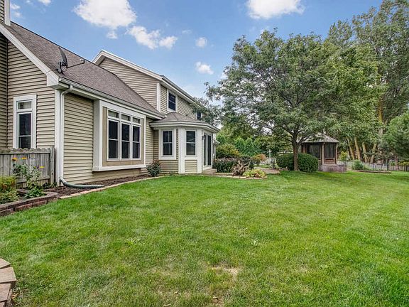 3rd image of 6045 S Meadow Ct