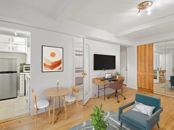 304 West 75th Street image 2 of 11