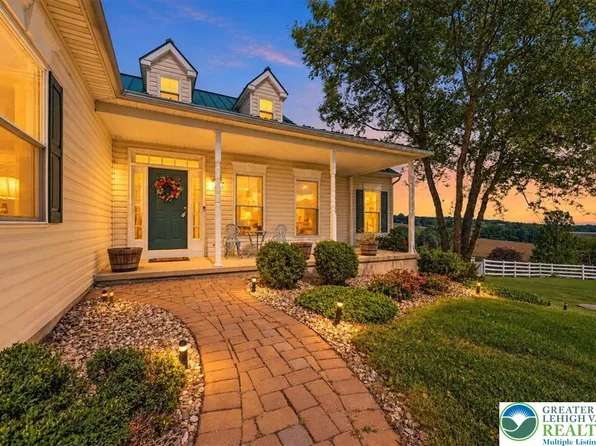 3857 Tie Rd, Slatington, PA 18080