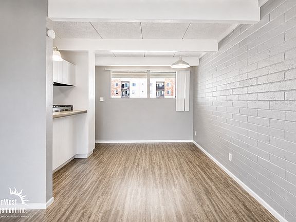4th image of 910 E Marlette Ave APT 18