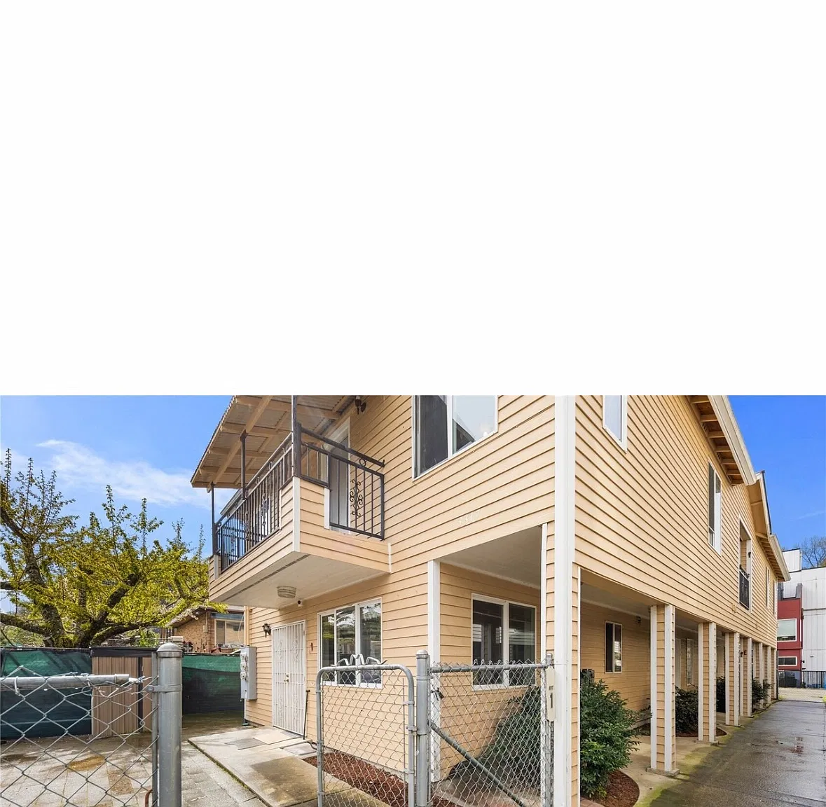 3 bed, 1.5 bath, 3180 sqft, $3,000 — Photo 2