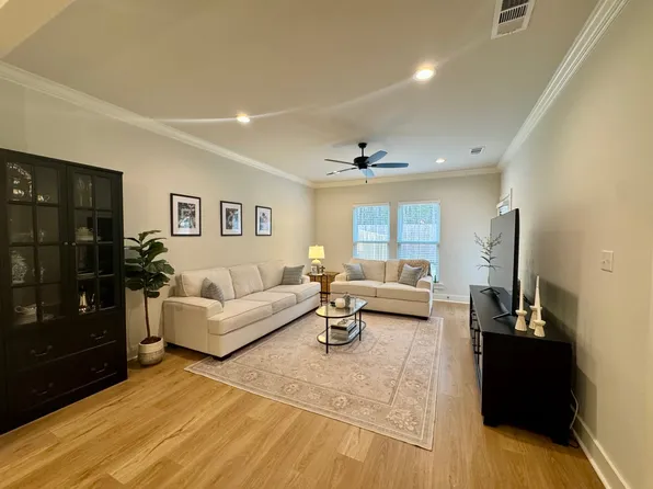 8739 Lockhart Rd #4E, Denham Springs, LA 70726