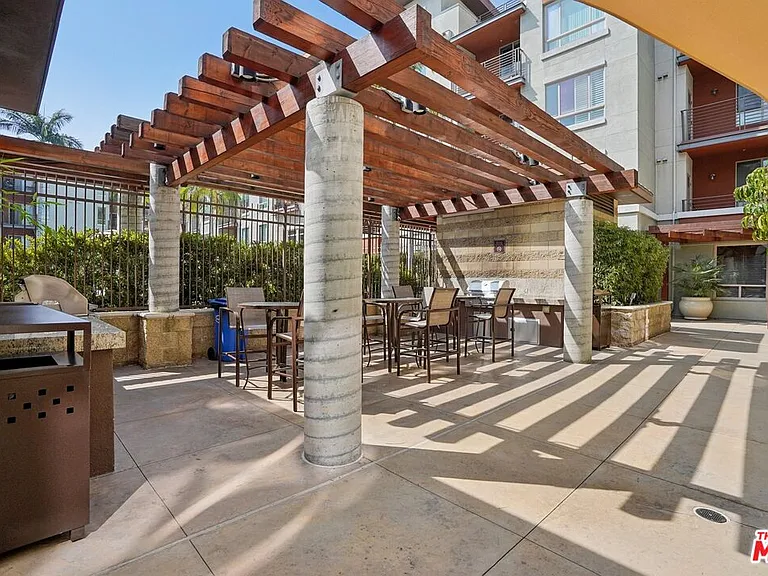 100 S Alameda St #150 — Photo 42