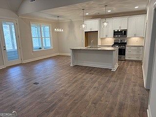 3rd image of 388 Maple View Dr
