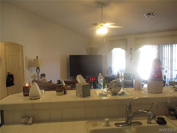 5th image of 1074 W Desert View Lane