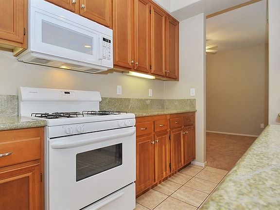2nd image of 34675 Wintersweet Ln