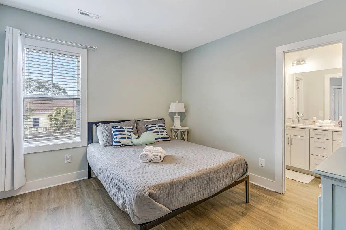 5 bed, 2532 sqft, $3,400 — Photo 4