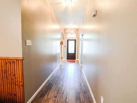 4th image of 3026 Skimmer Way