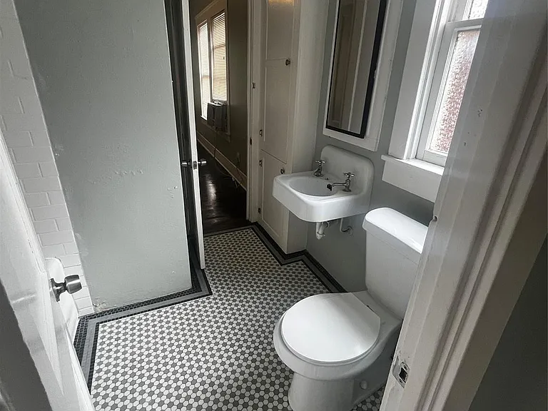 1711 W Main St #3 — Photo 3