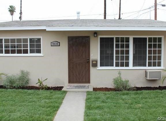 4th image of 9634 Greenleaf Ave