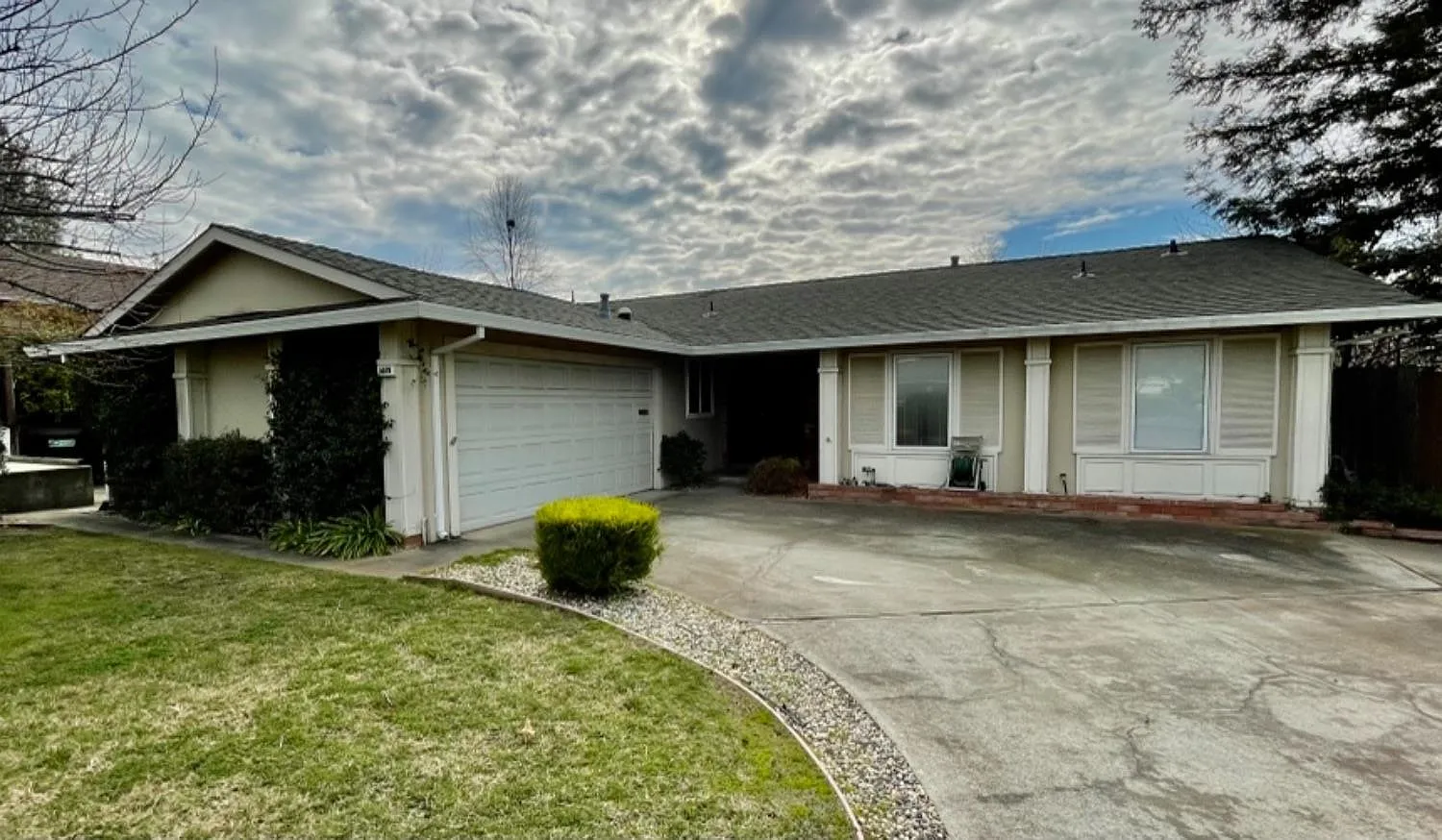 5029 Deerpark Cir photo 1