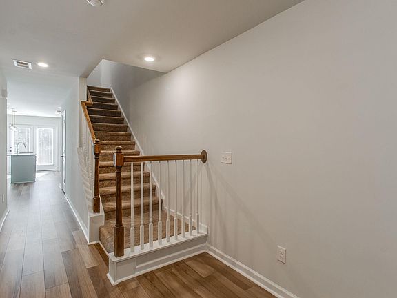 4th image of 316 Reedmace Ct