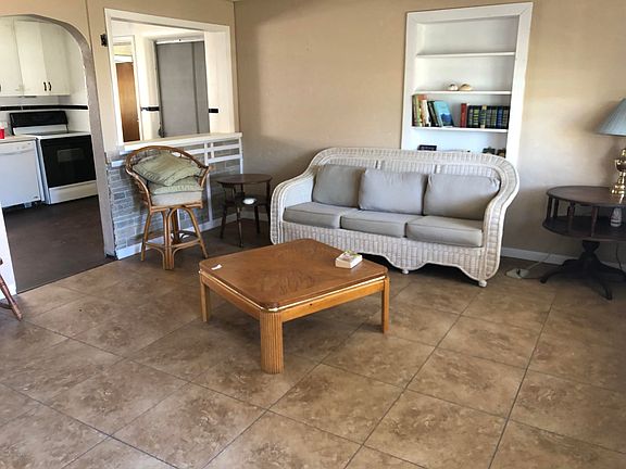 4th image of 303 Normandy Ave