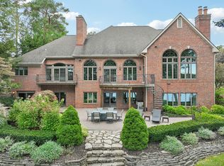 5547 Lake Ridge Dr, Brighton, MI 48116