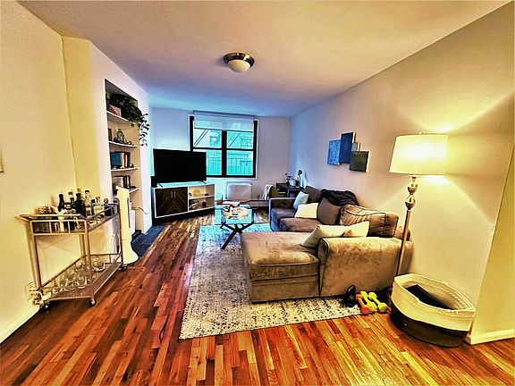 3rd image of 229 E 29th St #2