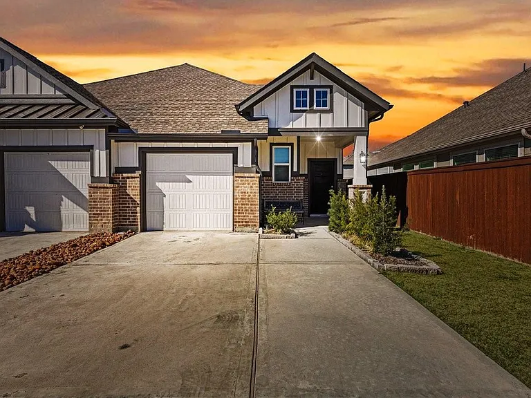 10122 Crescendo Way — Photo 2