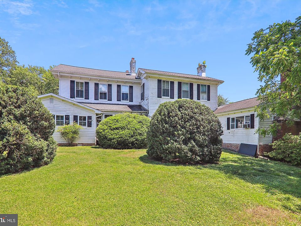 オーチャードハウス 10709 Orchard St, Fairfax, VA 22030 | Redfin