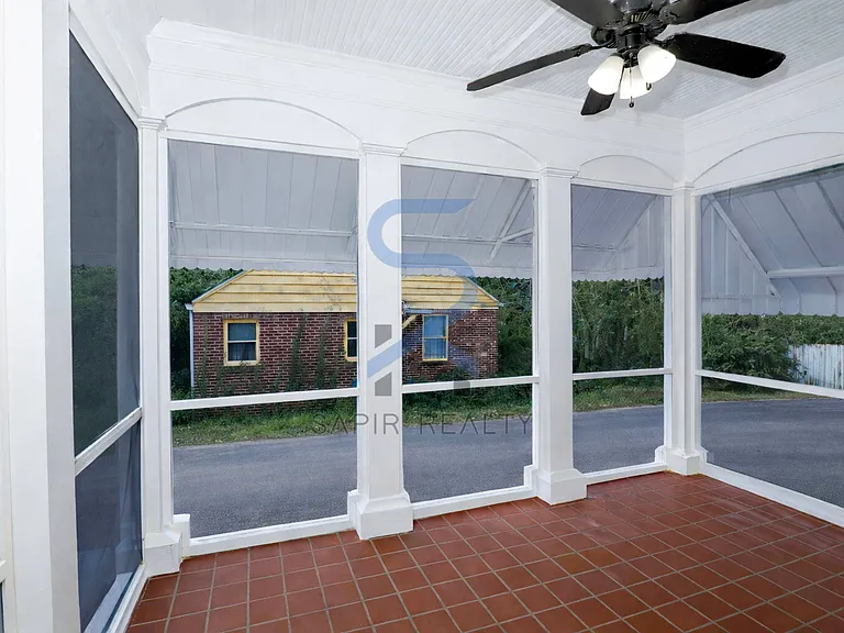 1441 Boulevard Lorraine SW — Photo 2