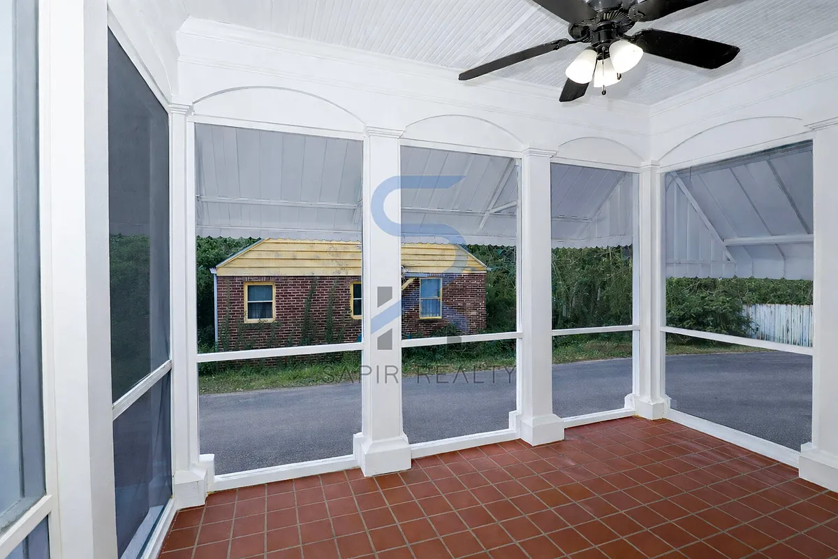 Building Photo - 1441 Boulevard Lorraine SW