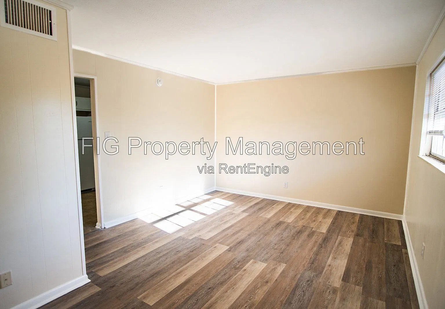 1701 Hutchinson Ave — Photo 3