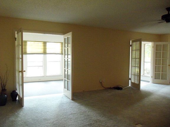 5th image of 164 Rolling Hill Dr