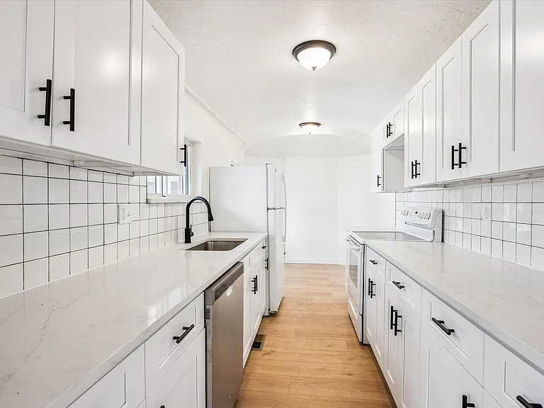 2110 Eagle Cir — Photo 4