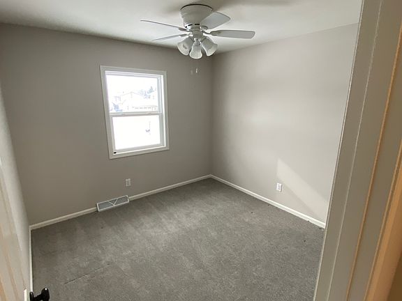 3rd image of 866 Hancock Ct