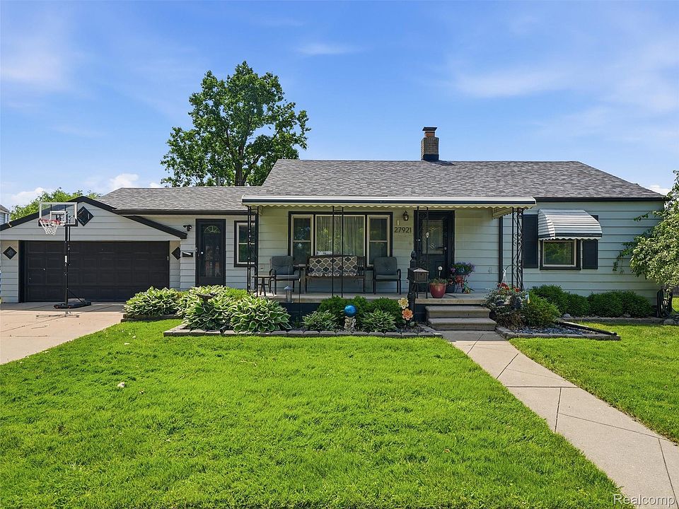 1st image of 27921 Larchmont St