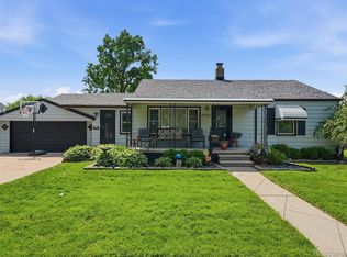 27921 Larchmont St, Saint clair shores, MI 48081