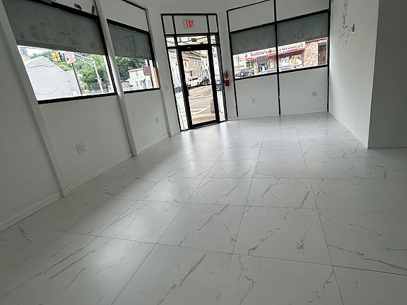 4th image of 83 Marshall St #1