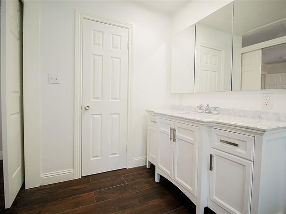 5th image of 1308 Cameo Dr