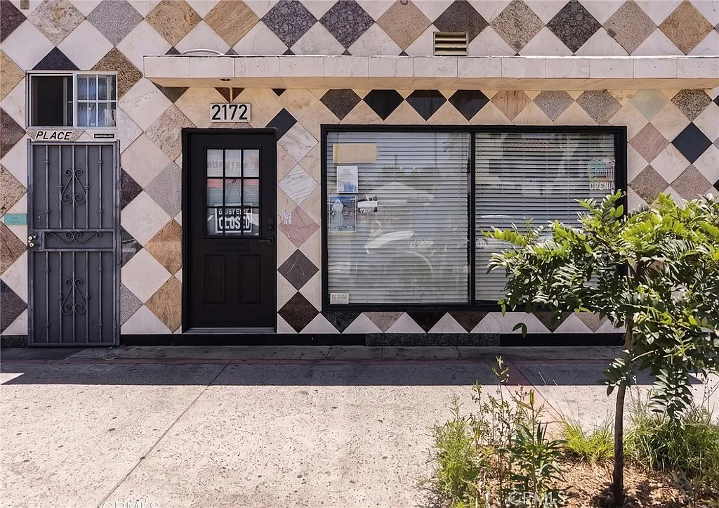 2 bed, 2080 sqft, $3,850 — Photo 3