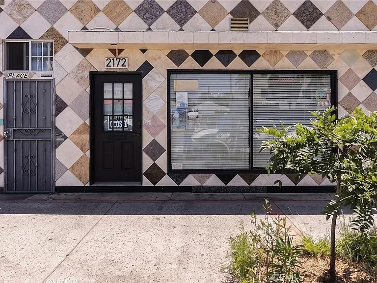 2172 Pacific Ave — Photo 3