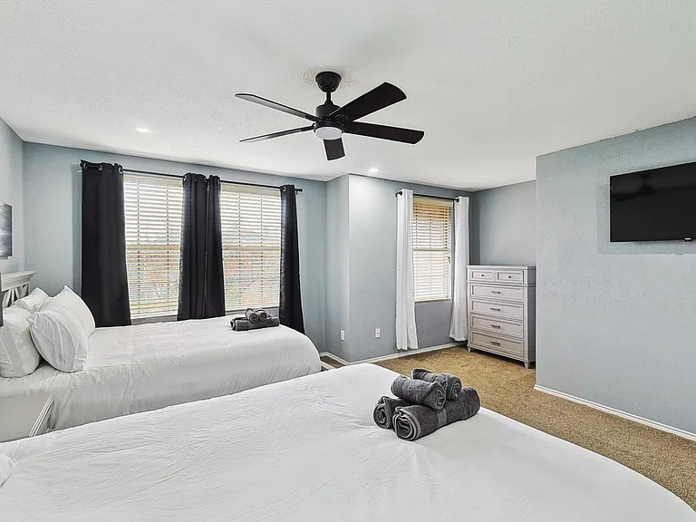 2136 Dayton Ln — Photo 25
