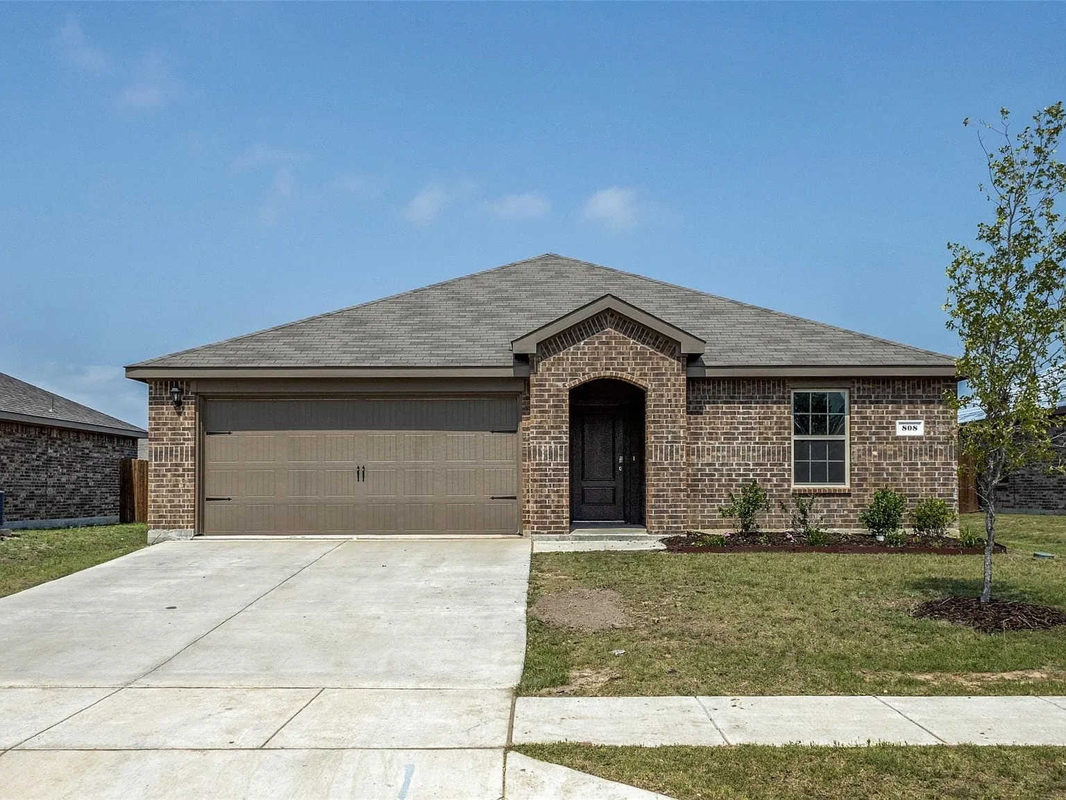 4 bed, 2.0 bath, 1870 sqft, $2,199 — Photo 1