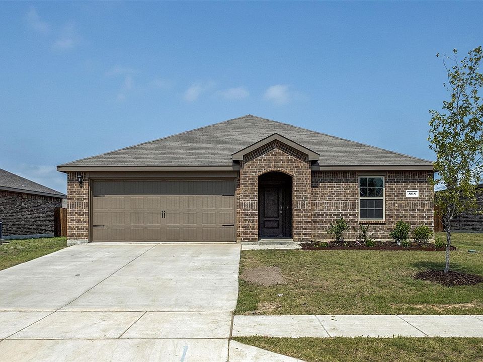 1st image of 808 Saddle Horn Way