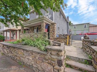 2035 Delaware St, Dunmore, PA 18512