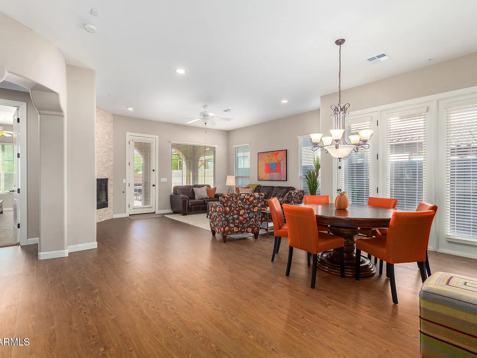 3 bed, 3.0 bath, 2246 sqft, $6,800 — Photo 3