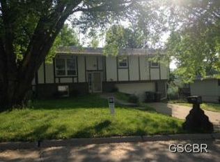 1405 Navaho Cir, Sioux City, IA 51104