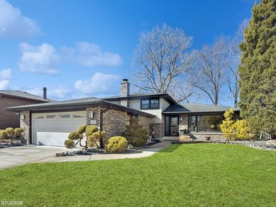 10430 S Tod Dr, Palos Hills, IL, 60465