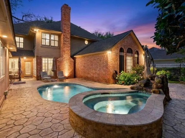 4519 Castlewood St, Sugar Land, TX 77479