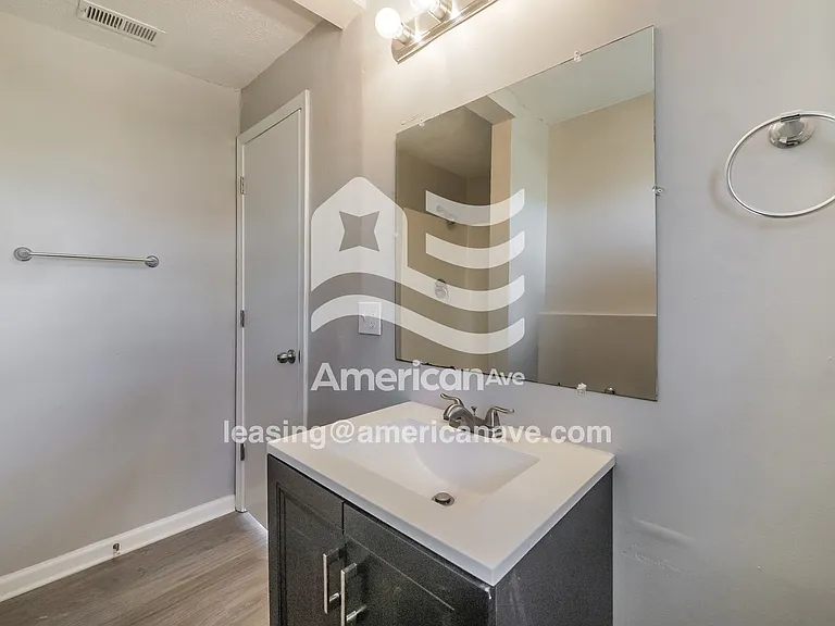 540678_011_main_bathroom_13647501.jpg