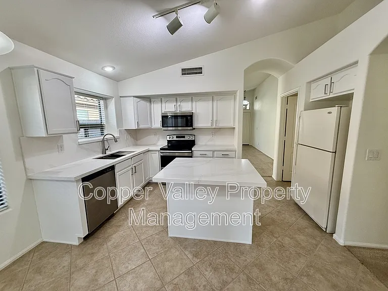 2427 W Oberlin Way — Photo 1